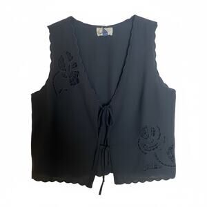 Desc: Women's Tie-Front Fashion Vest - Universal Thread - Black XS